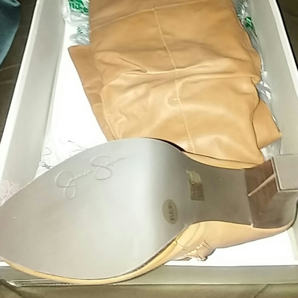 Boots - Picture 3 of 3